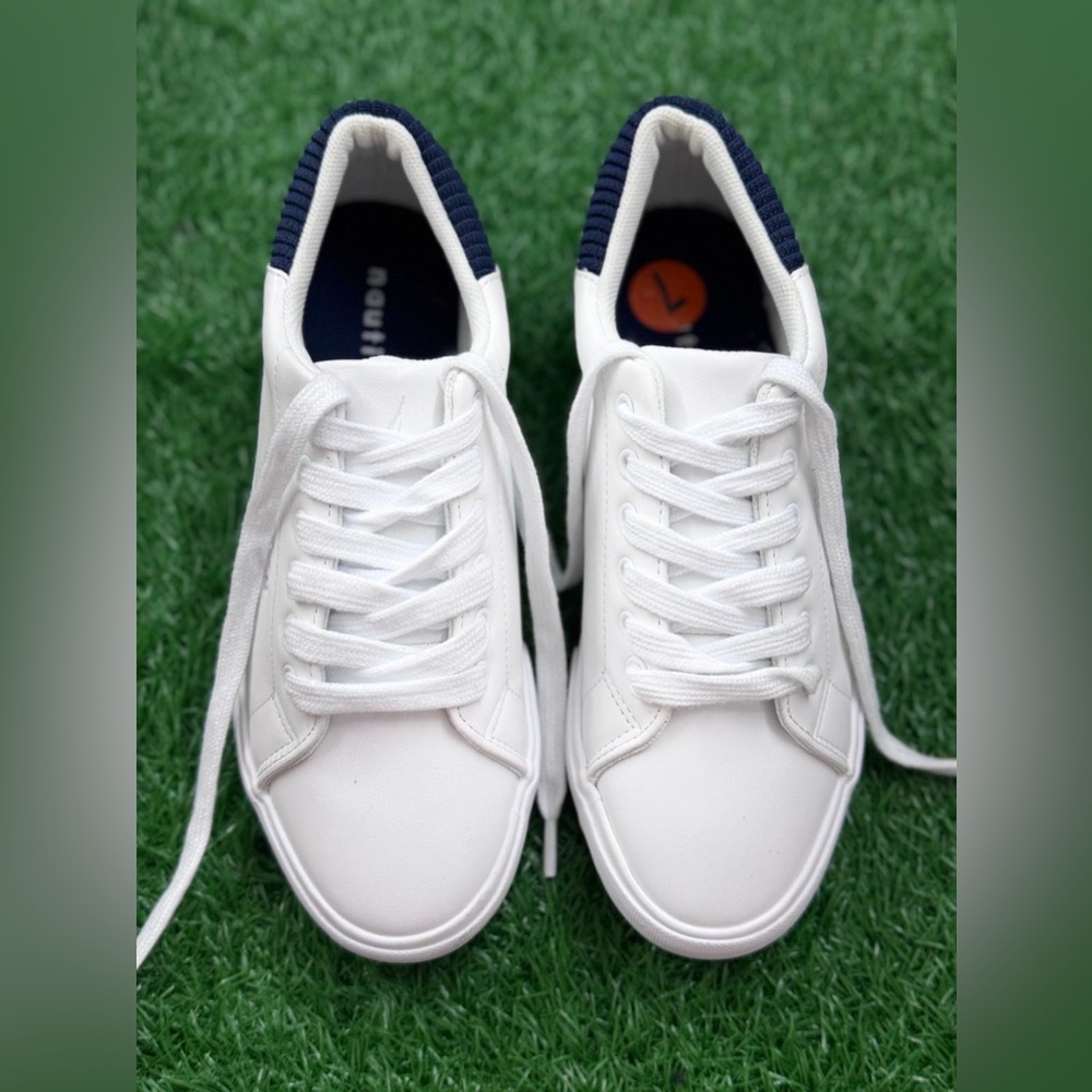 Nautica White Low-Top Women’s Sneakers Sleek Design